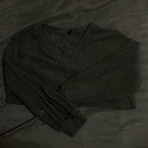 Black cropped top long sleeved Sweater